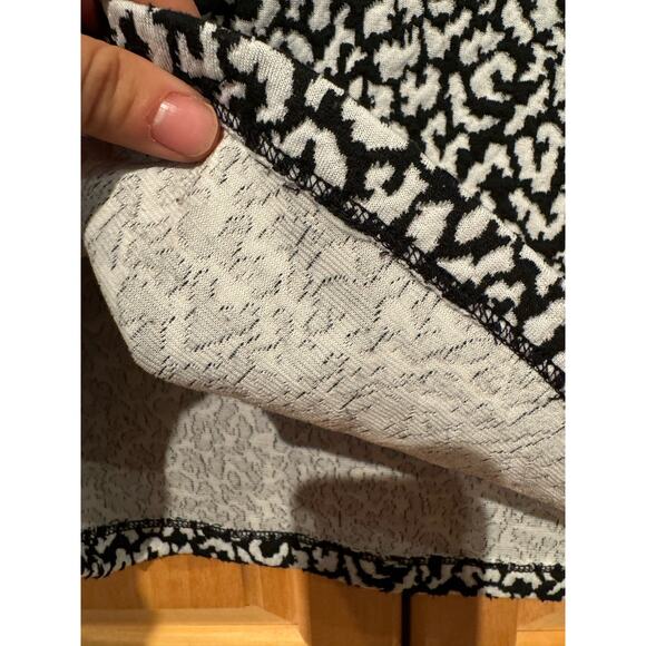 Anthropologie Postage Stamp Short Sleeve Animal Print - Picture 3 of 7